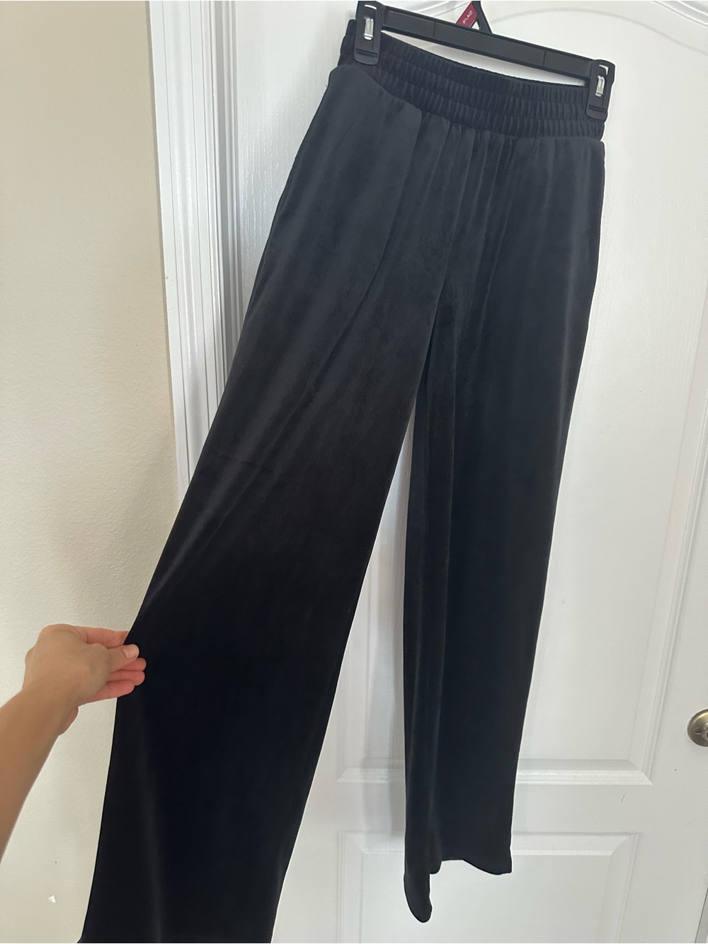 Forever 21 Pants Womens High Rise Baggy Wide Leg Velvet Black S runs small